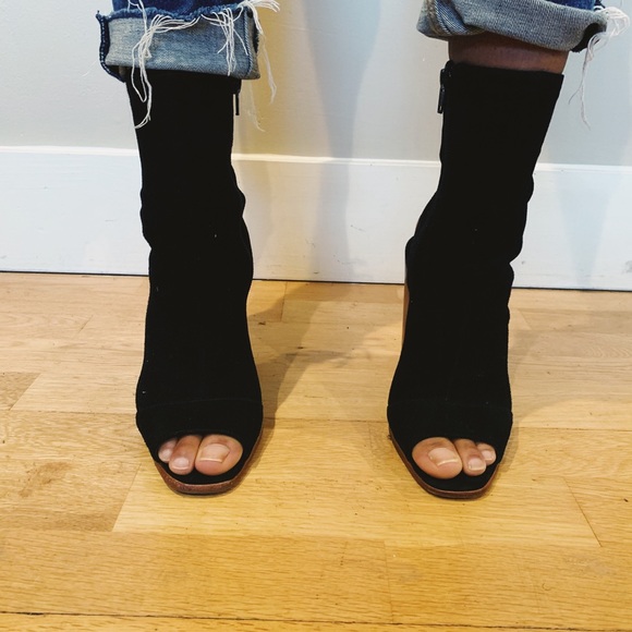 Black suede chunky heel from ALDO - Picture 4 of 6